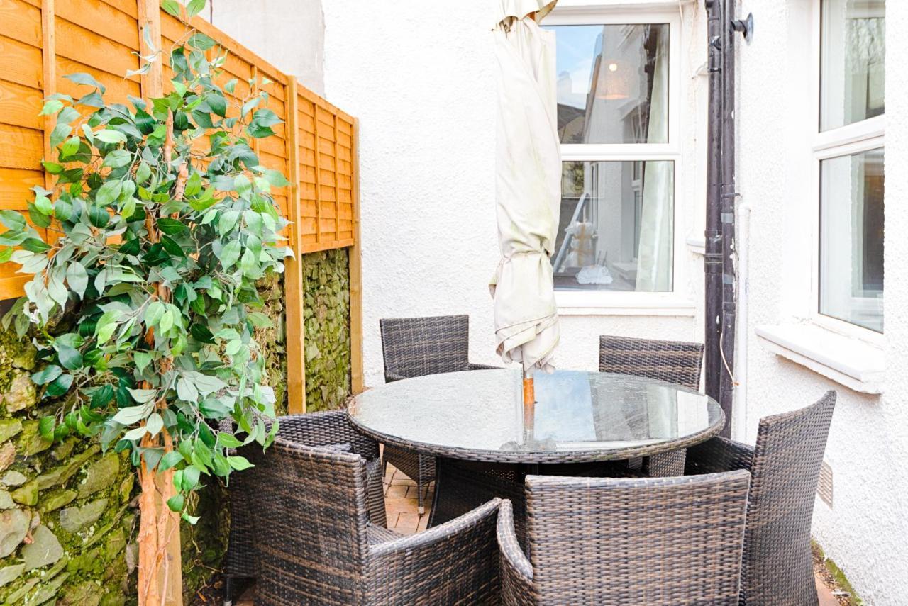 Willows-Cardiff Guest House Esterno foto